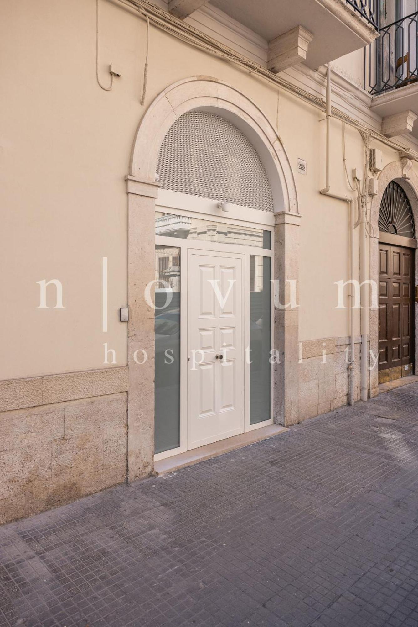 Отель Novum Hospitality Бари Экстерьер фото