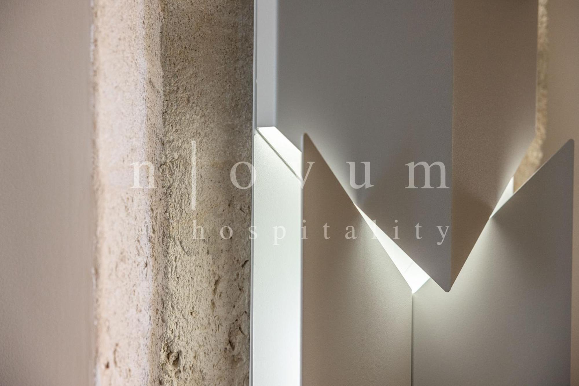 Отель Novum Hospitality Бари Экстерьер фото
